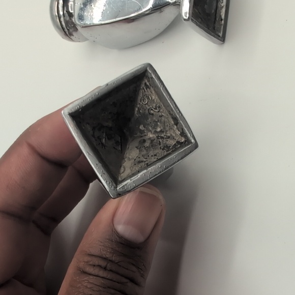 Vintage Diner Silver Toned Salt and Pepper Shakers - Picture 6 of 10